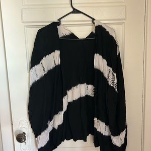 Bohemiam black and white tie dye coverup